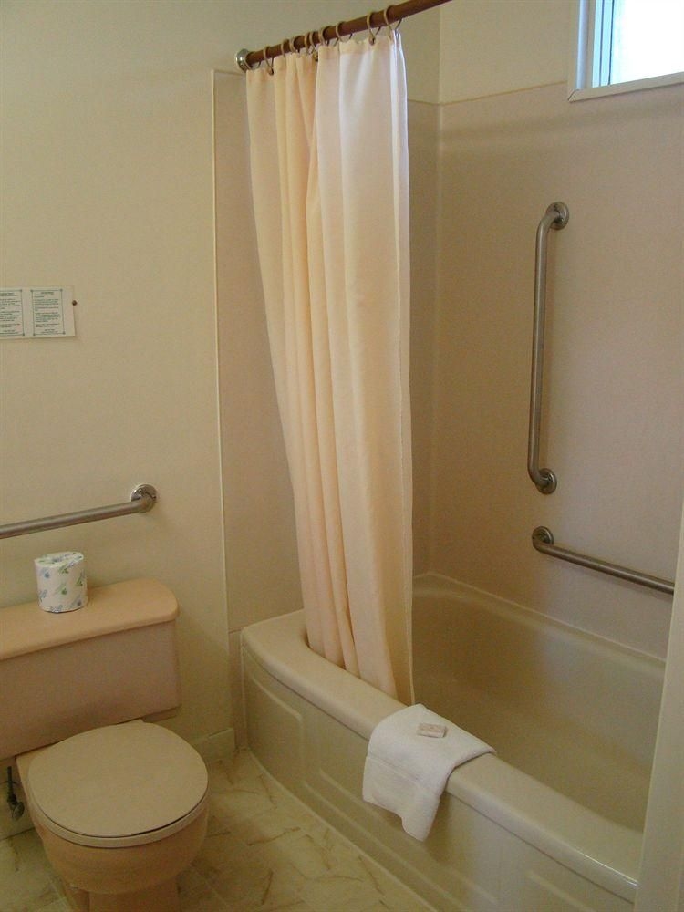 Colonial Resort4