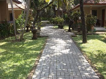 Garden View Cottages3