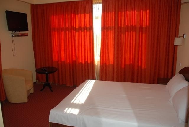 Coliseum Hotel1