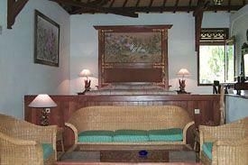 โรงแรมวิลลา เชมปากา (Villa Chempaka Hotel)0