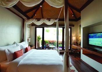 Crimson Beach Resort & Spa2