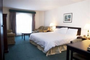 Executive Harrison Hot Springs1