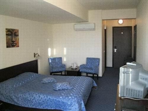 Yaky Hotel1