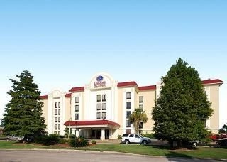 Comfort Suites University1
