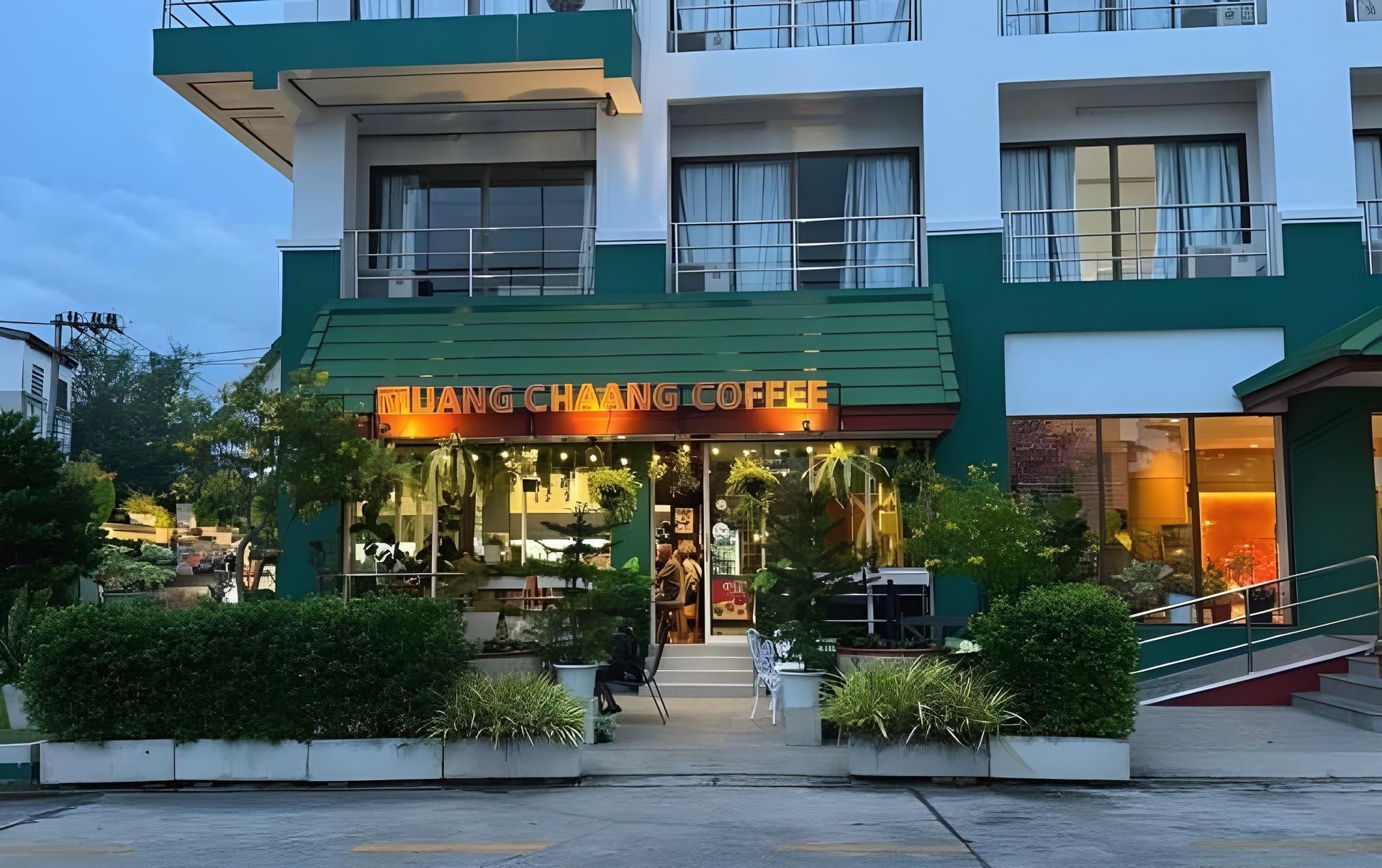 Maneerote Hotel Surin1