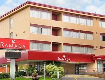 Ramada Hotel  - Suites Metrotown3