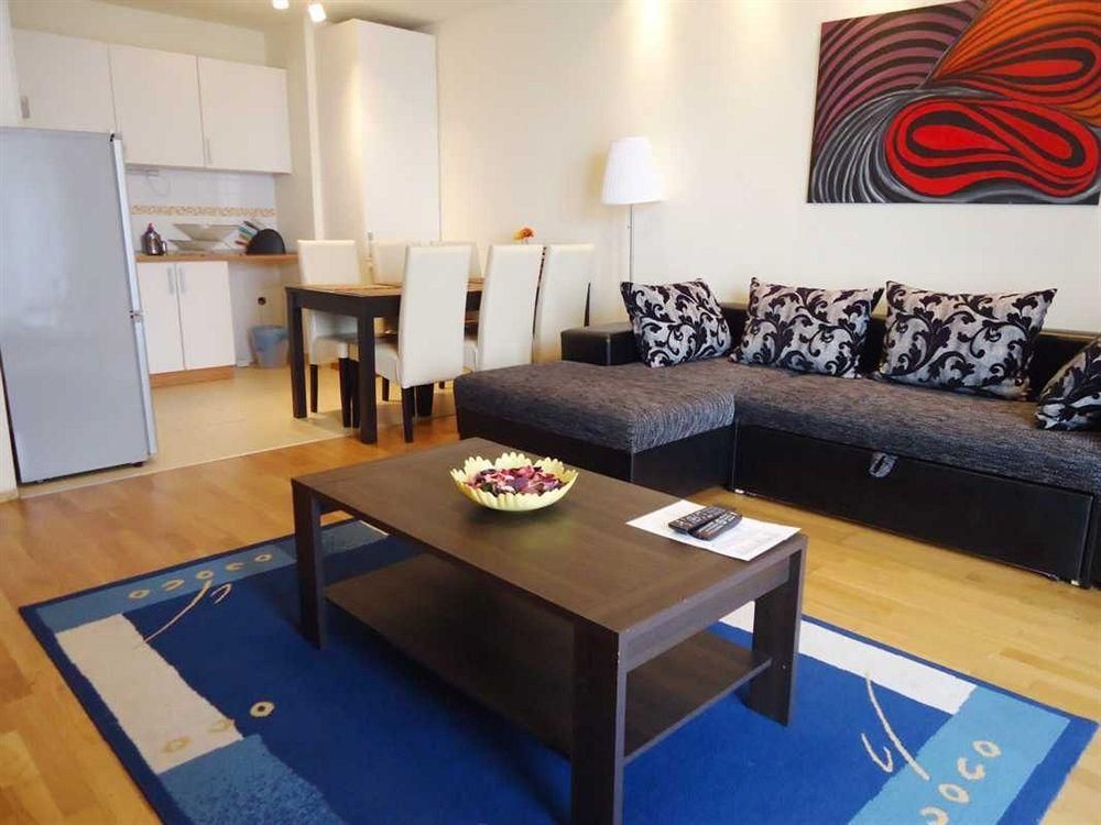 Senator Apartments2