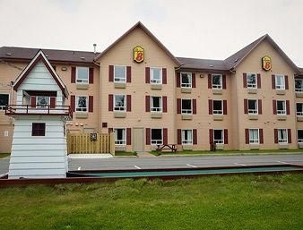 Super 8 Amherst, Ns0