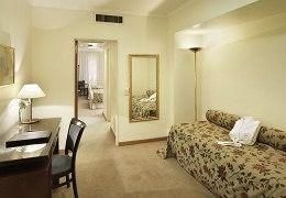 Dolmen hotel2