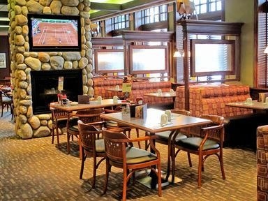 Banff International Hotel3