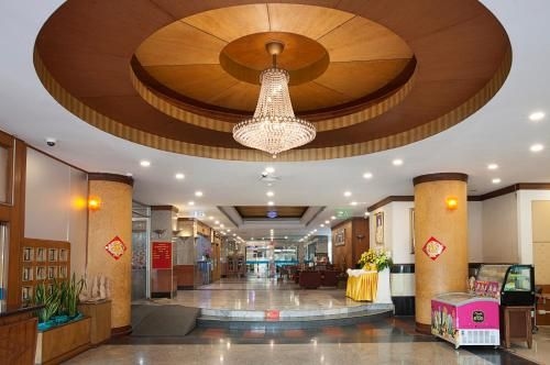 Summit Pavilion Hotel2