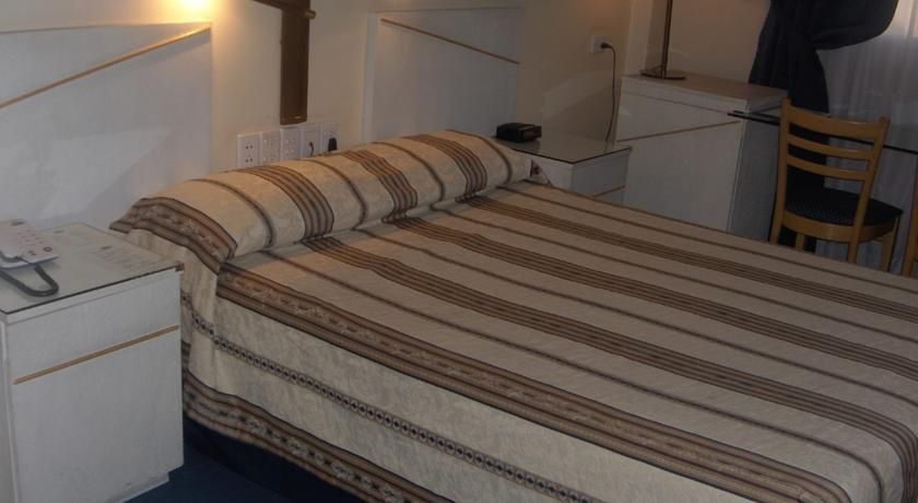 River Hotel4