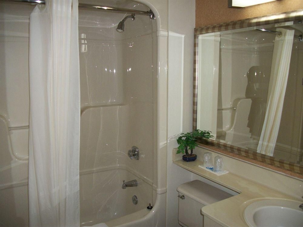 Comfort Inn Cornwall0