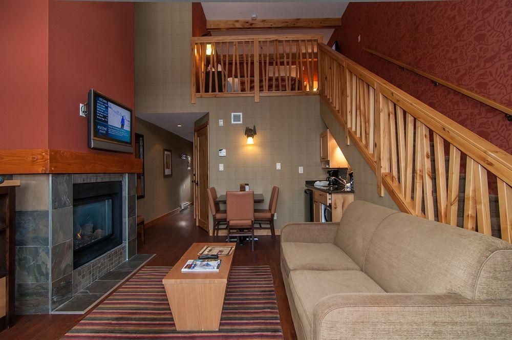 Fox Hotel & Suites1