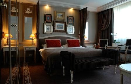 Royal Manotel3