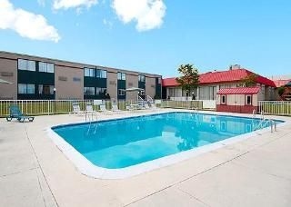 Econo Lodge2
