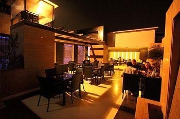 Balaji Deluxe Hotel4