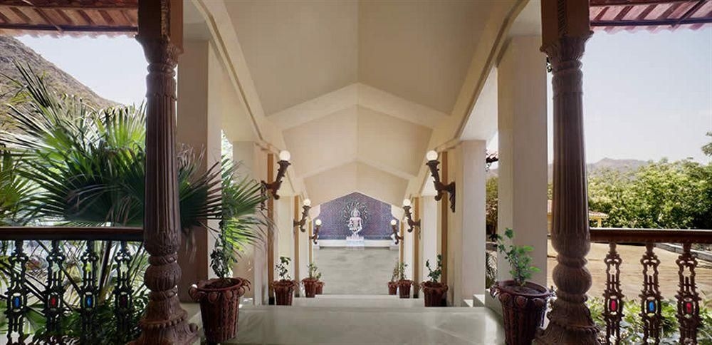 Royal Retreat4