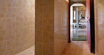 Coliseum Hotel0
