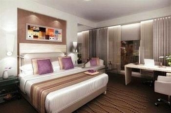 Park Plaza0
