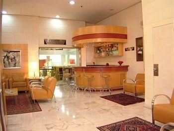 Harbor Regent Suites4