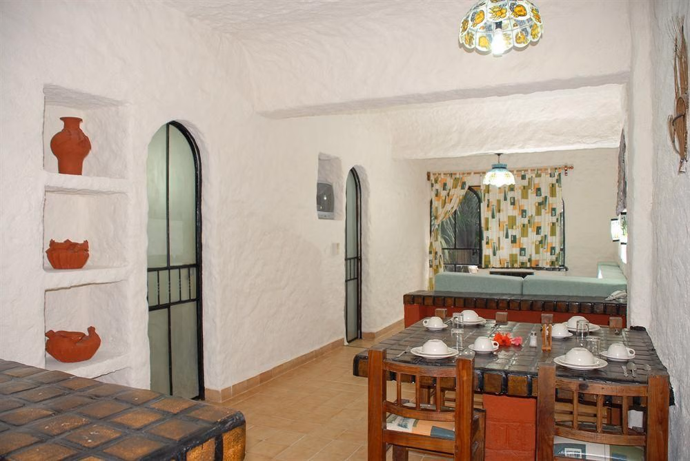 Puerta del Mar1
