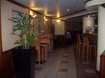 Kyriad Prestige Joinville-le-pont1