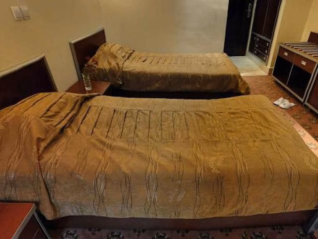 Piroozy Hotel4