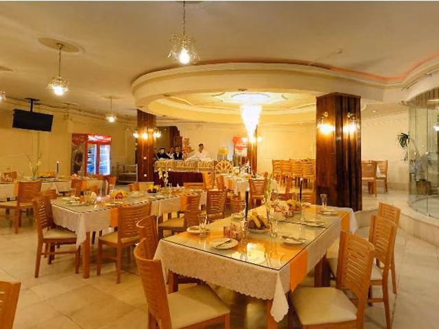 Piroozy Hotel2