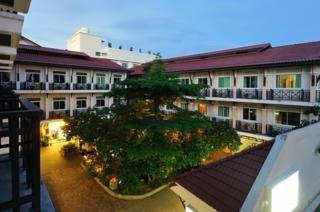 โรงแรมรามบุตรี วิลเลจ (Rambuttri Village Hotel)1