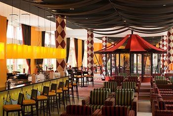 Vienna House Magic Circus at Disneyland Paris4