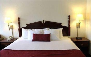 Savannah House Hotel2