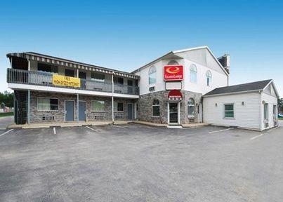 Econo Lodge4