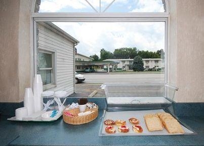 Econo Lodge1