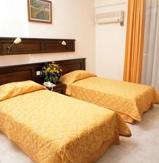 Pasha Han Apart1