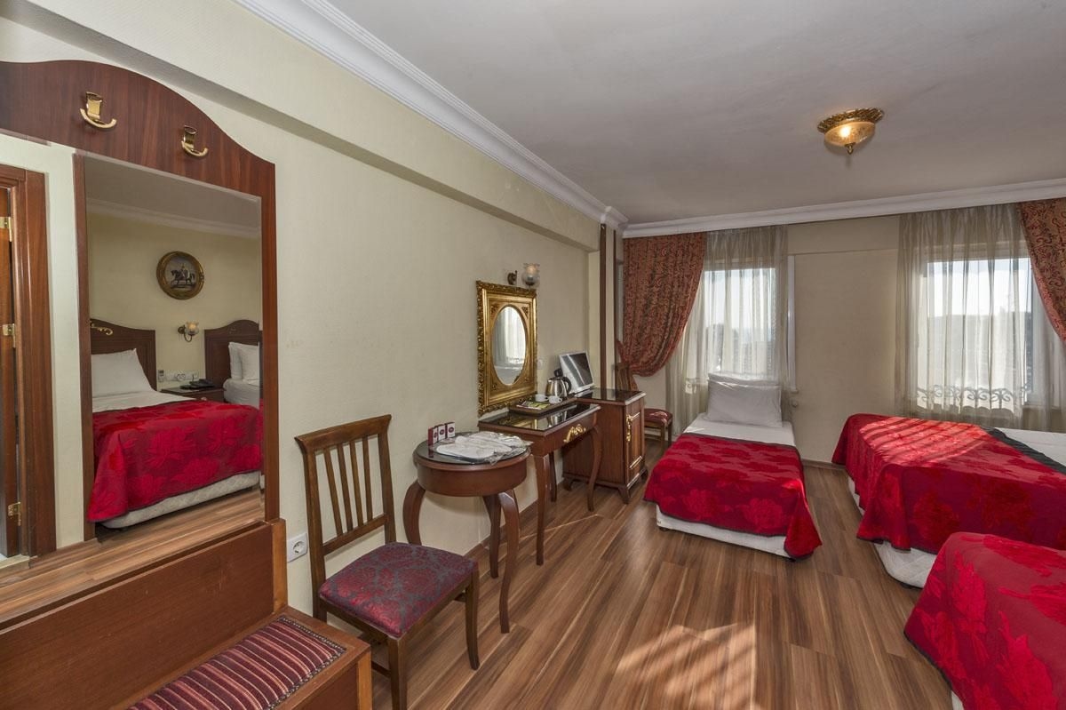 Loor Hotel1