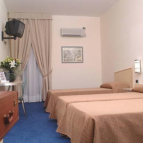Fasthotel Roma Sud0