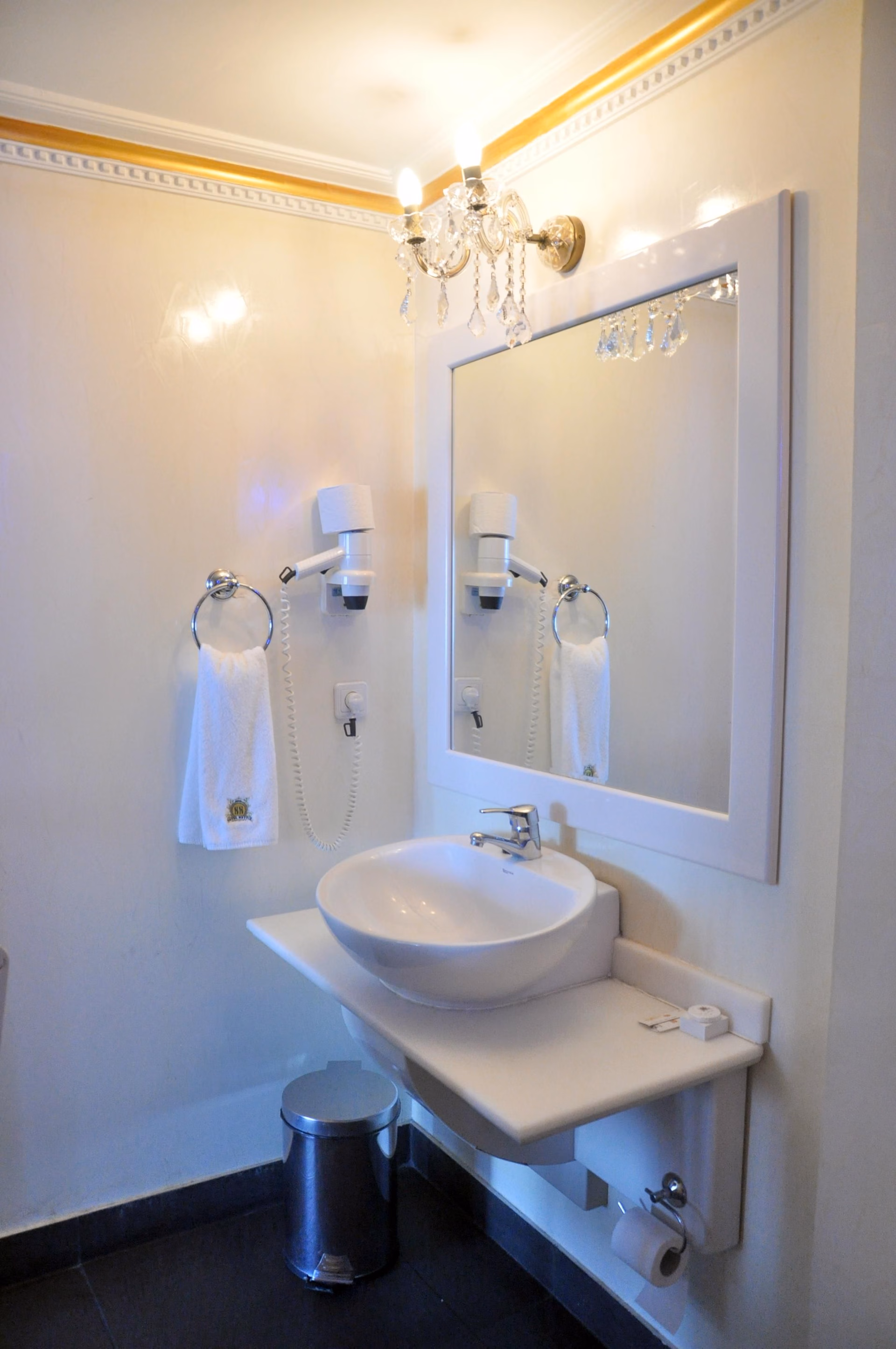 Hettie Hotel2