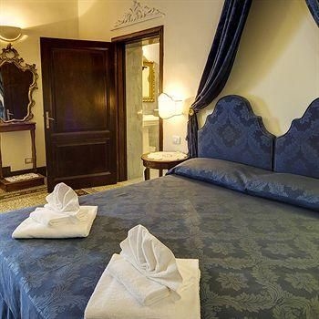 Hotel Portici4