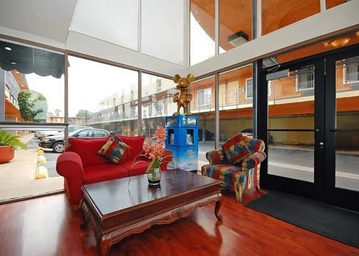 Rodeway Inn & Suites2