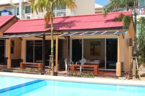 Rico's Bungalows2