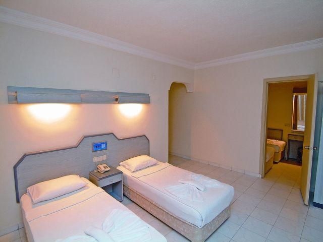 Saritas Hotel0