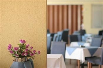 Paramount Hotel Apartments4