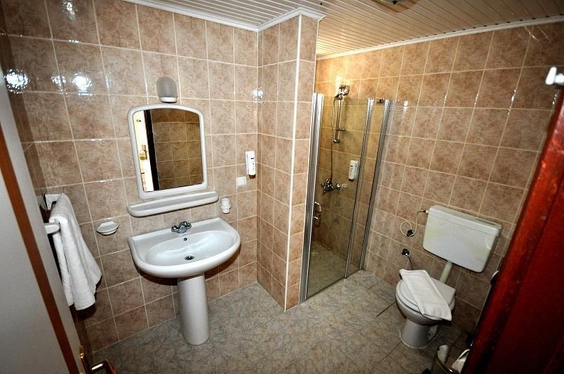 Sunpoint Suites Hotel3
