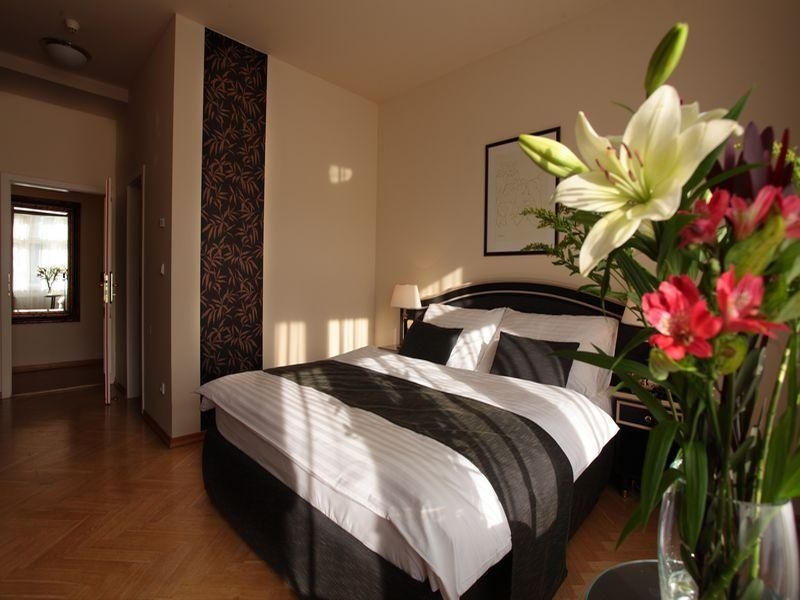 Hotel Elysee Prague0