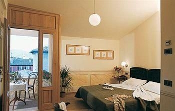 Hotel San Luca0