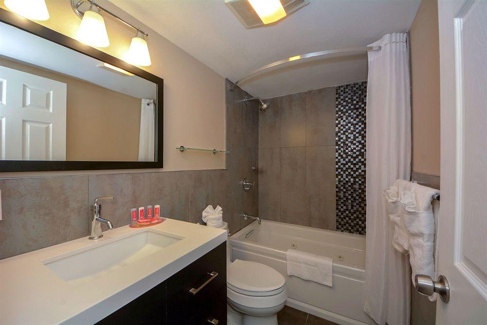 Econo Lodge Meadowlands2