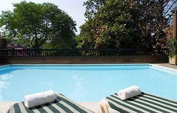 Latham Hotel Georgetown1