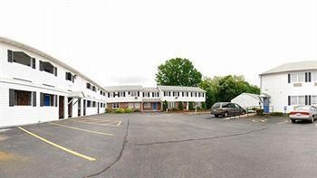 Rodeway Inn3