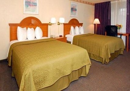 Quality Inn Meadowlands4